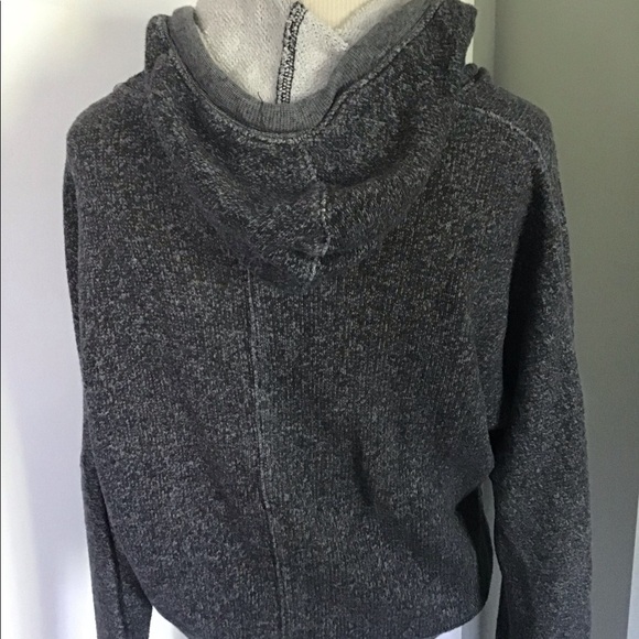 ⛄️ TNA hooded soft, cozy loose cowl-neck sweatshirt - Picture 4 of 10